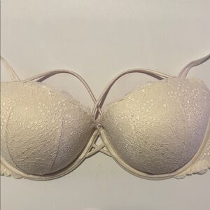 Victoria's Secret Lace Bra in Cream
